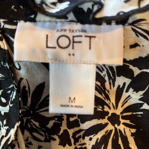 Floral Ruffle Sleeveless Top - Picture 3 of 3